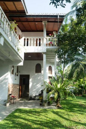 Unawatuna Villa Bird Nest